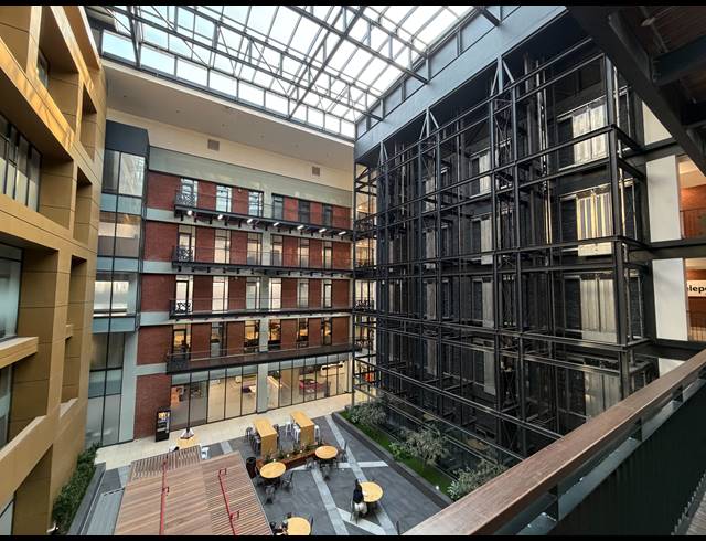 990M² BUILDING TO LET IN CAPE TOWN CITY CENTRE